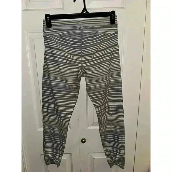 NWOT Calvin Klein Leggings - Picture 2 of 5